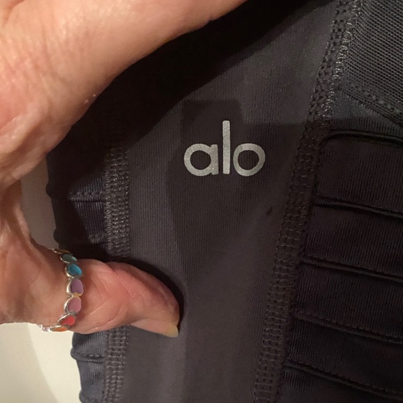 ALO Yoga Charcoal Leggings - Picture 5 of 7